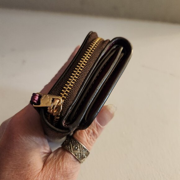 Like New Womens Trifold with Zip Signature Wallet - Picture 4 of 7